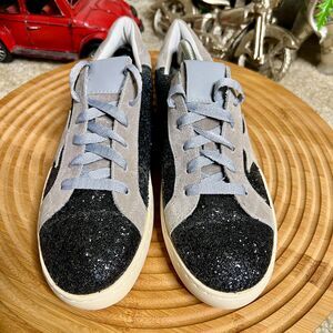 White Raven By VICI Collection Black/ Grey Glitter Women’s Sneaker Size 7.5